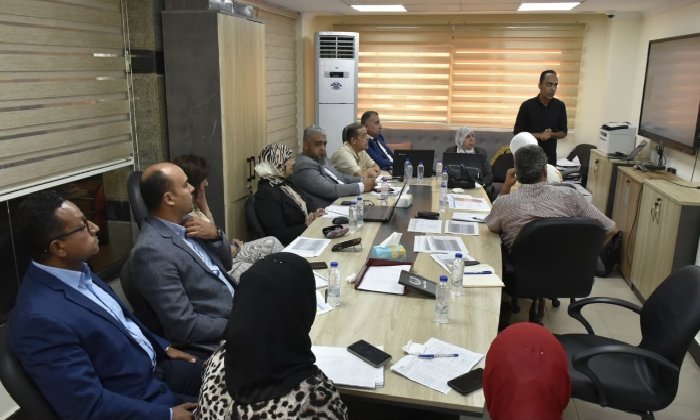 محافظ بورسعيد يتابع أعمال لجنة تقييم المشروعات الخضراء الذكية في دورتها الرابعة