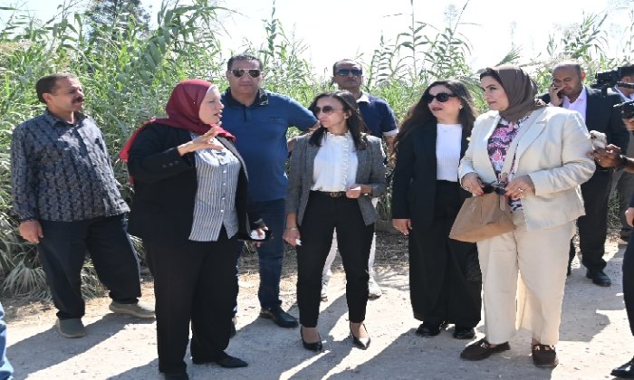 يخدم أكثر من 150 ألف نسمة.. محافظة البحيرة توجه بسرعة رصف طريق سيدي عقبة بالمحمودية