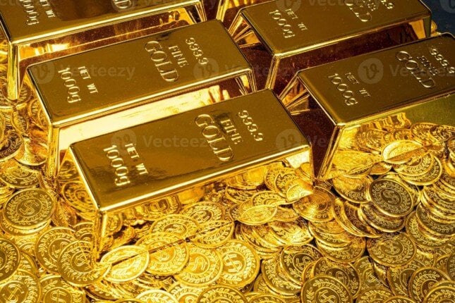 الذهب يعود للارتفاع ويسجل في المعاملات الفورية 4295 دولارا للأونصة