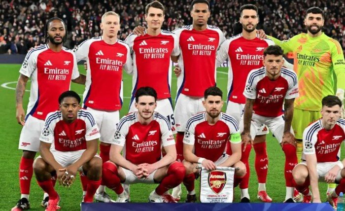آرسنال يطارد الصدارة أمام برايتون في الدوري الإنجليزي