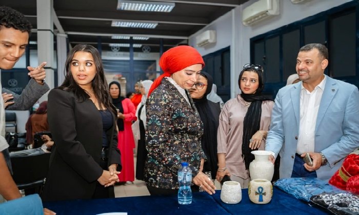 رئيس جامعة الأقصر تشهد ختام دورتي ريادة الأعمال الثالثة والرابعة بمشروع “حلمك”