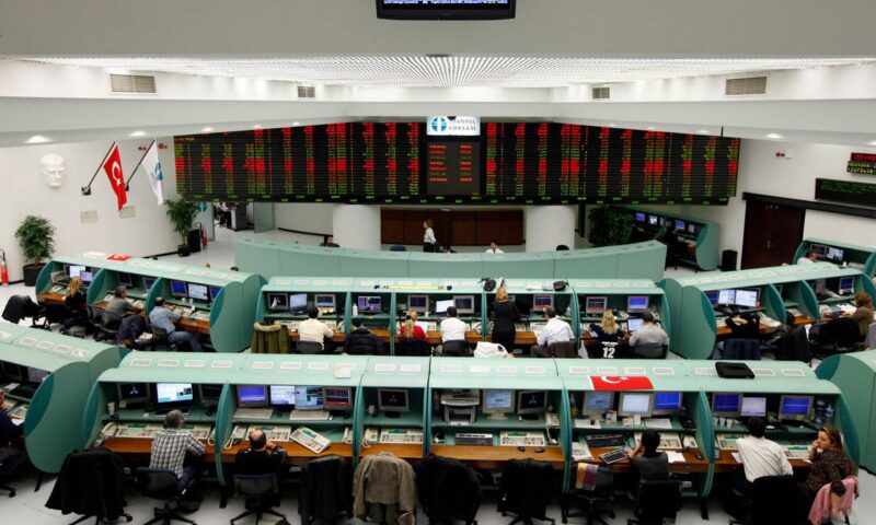 تركيا: احتجاز 5 ضمن تحقيق بشأن أزمة سيولة بصناديق استثمار