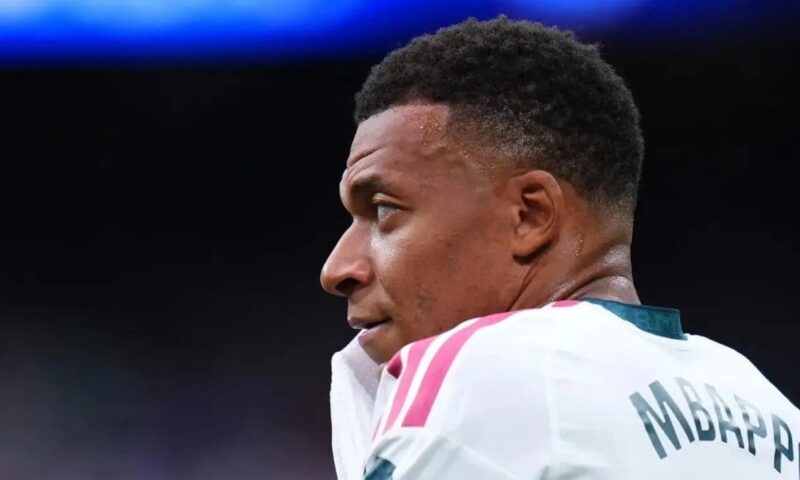 عصابة يقودها مراهق تخطط لاختطاف مبابي في فرنسا
