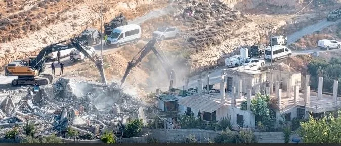 سبع دقائق تهدم سبع سنوات.. الاحتلال يهدم منزلًا في نحالين ويشرّد عائلة