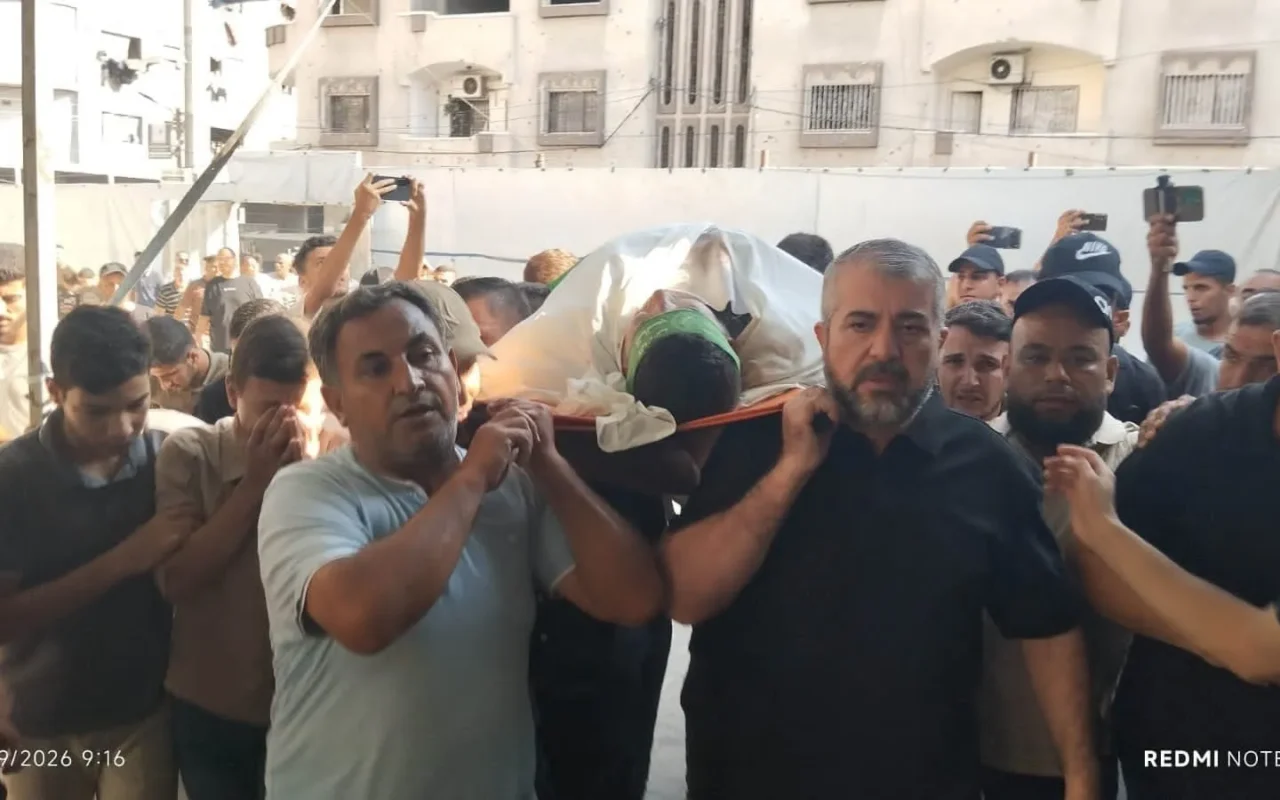 غزة تشيع جثمان القيادي في كتائب القسام أحمد البطش