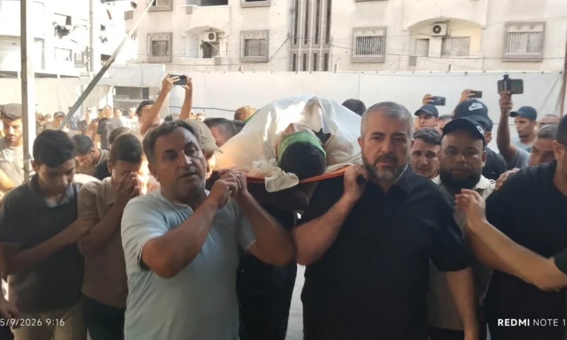 غزة تشيع جثمان القيادي في كتائب القسام أحمد البطش