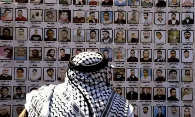 92 شهيدًا بين صفوف الأسرى داخل سجون الاحتلال منذ بدء جريمة الإبادة