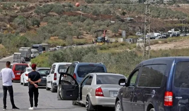 إغلاقات الاحتلال تحاصر طرق الضفة.. حواجز تعطل الفلسطينيين لساعات