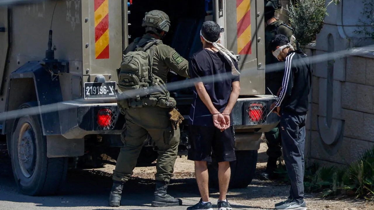 في يومين.. جيش الاحتلال يحقق ميدانيا مع أكثر من 100 فلسطيني
