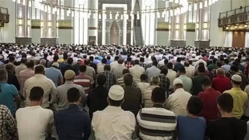 تفسير حلم صلاة الجمعة في المنام وعلاقته بقدوم رزق حلال طيب