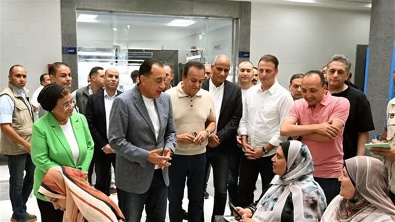 رئيس الوزراء يتفقد مركز طب الأسرة بقرية الجزيرة الخضراء في كفر الشيخ