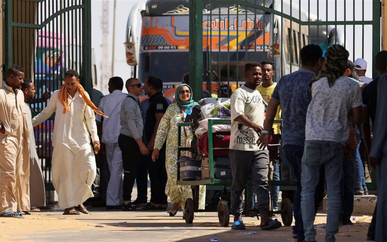 بعد تمديد توفيق الأوضاع لمدة عام.. هذه شروط إقامة الأجانب في مصر