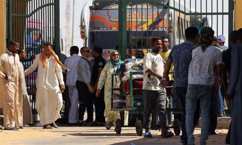 بعد تمديد توفيق الأوضاع لمدة عام.. هذه شروط إقامة الأجانب في مصر