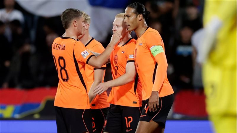 دوري الأمم الأوروبية، هولندا تفوز على صربيا 2-1