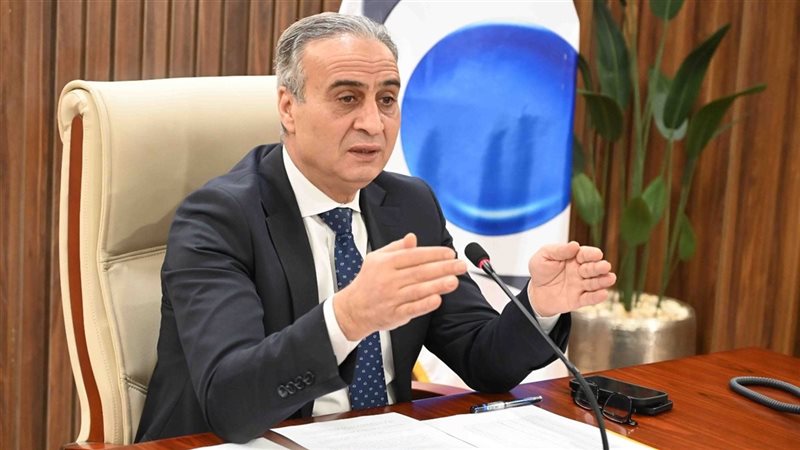 حماية المستهلك يضبط مصنعا غير مرخص لتصنيع لمبات الإضاءة والكشافات الكهربائية مجهولة المصدر