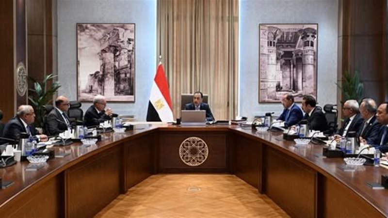 رئيس الوزراء يتابع مستهدفات برنامج إعادة هيكلة الشركات القابضة