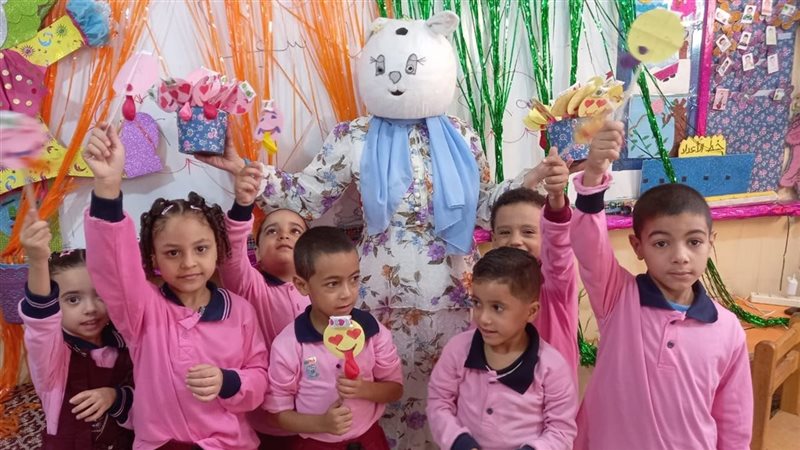 بالزي الفرعوني، انتظام العملية التعليمية بمدارس القاهرة في انطلاقة العام الدراسي الجديد