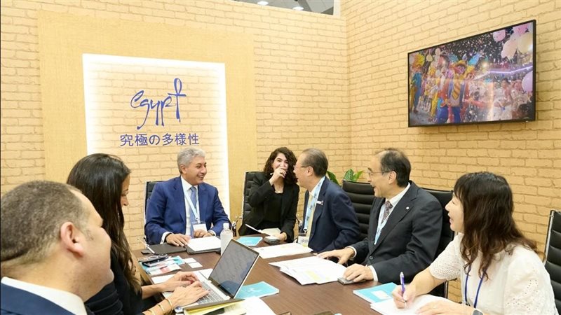 وزير السياحة يبحث مع رئيس الرابطة اليابانية لوكلاء السفر زيادة الحركة الوافدة لمصر