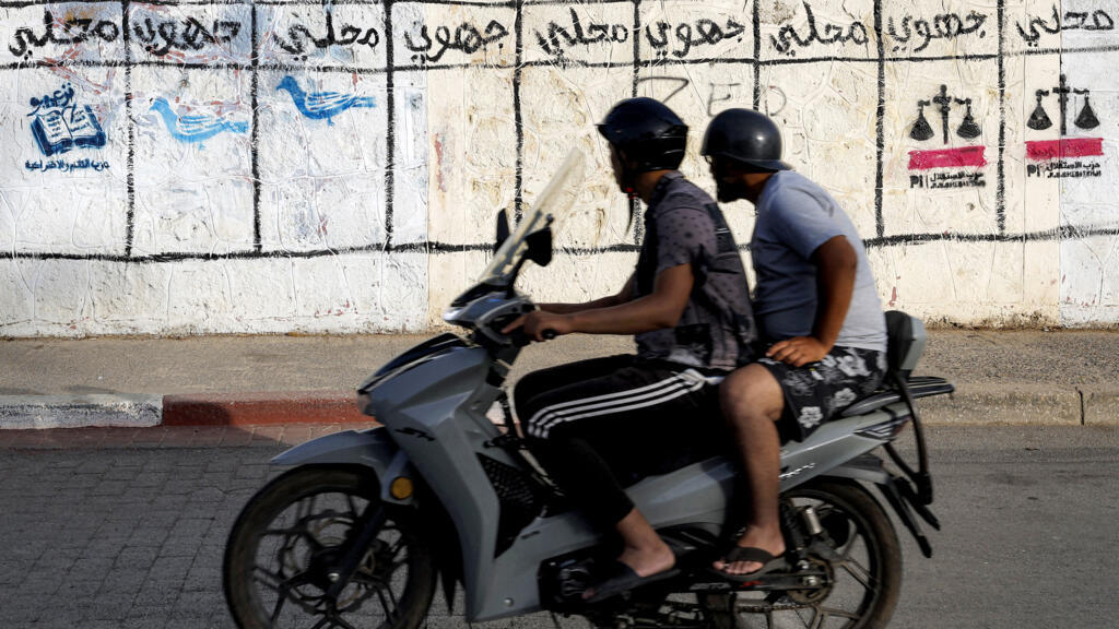 محمد الطوزي لفرانس24: قضايا كبرى مثل الهجرة وحقوق الإنسان شبه غائبة عن السجال الانتخابي في المغرب