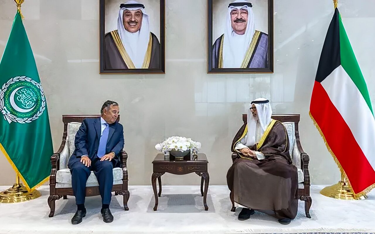 نبيل فهمي يزور مقر وزارة الخارجية الكويتية ويلتقي وزير الخارجية في إطار زيارته الرسمية لدولة الكويت