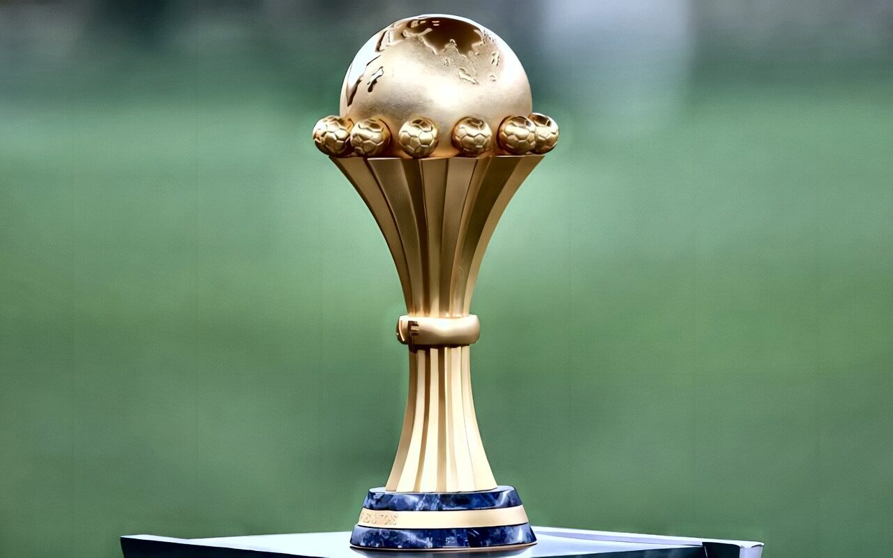 خشية نقص العوائد المالية… الكاف يتراجع عن تنظيم كأس أمم أفريقيا كل أربعة أعوام