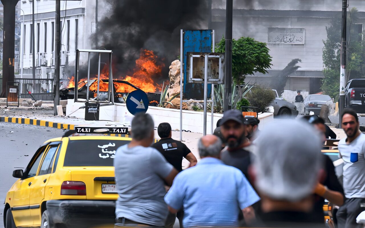 سوريا: مقتل عنصرين أمنيين وخمسة من تنظيم “الدولة الإسلامية” في اشتباكات بريف دمشق