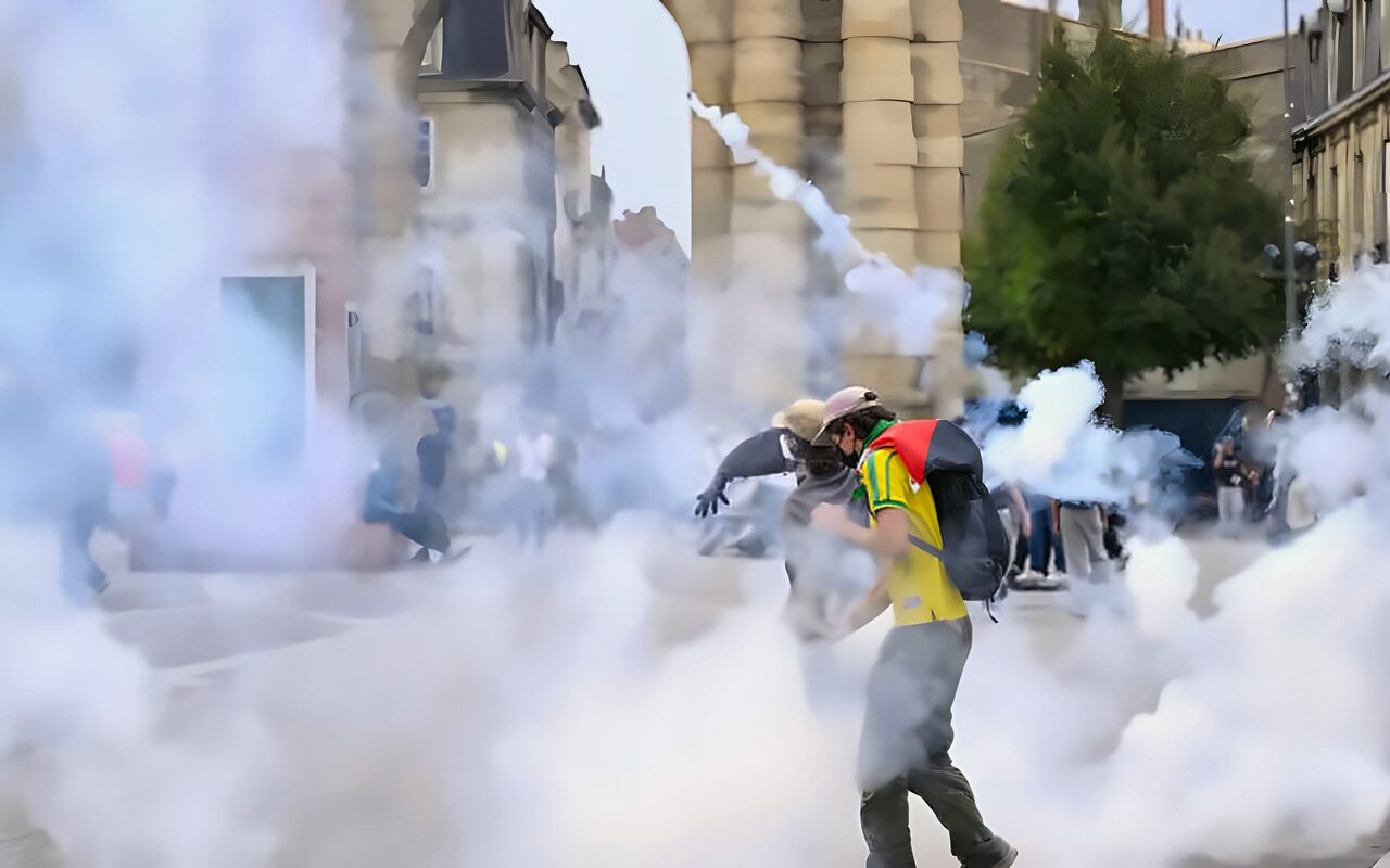 مباشر- الاحتجاجات الطلابية بفرنسا: تعليق استخدام القنابل الصوتية ضد المتظاهرين