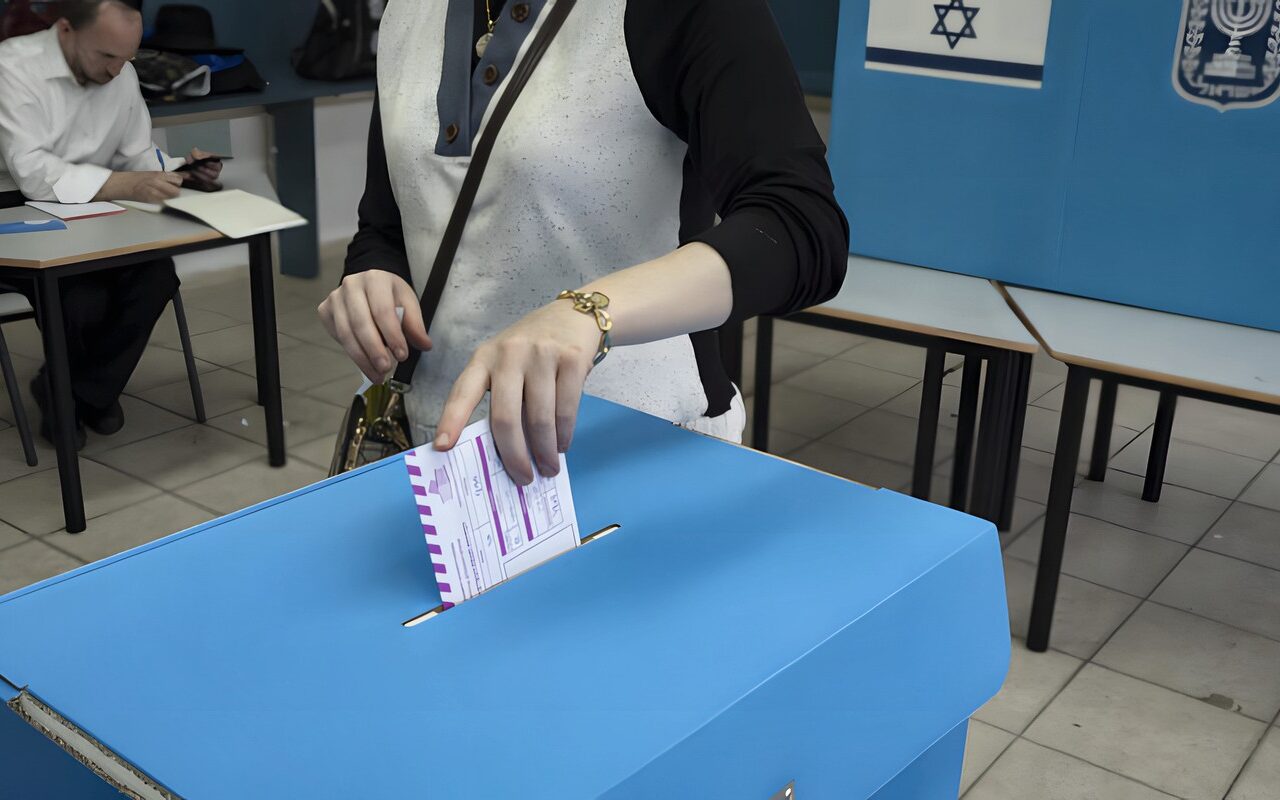 مباشر – انتخابات إسرائيل: المعارضة تتقدم على نتانياهو والقوائم العربية تحقق مكاسب كبيرة