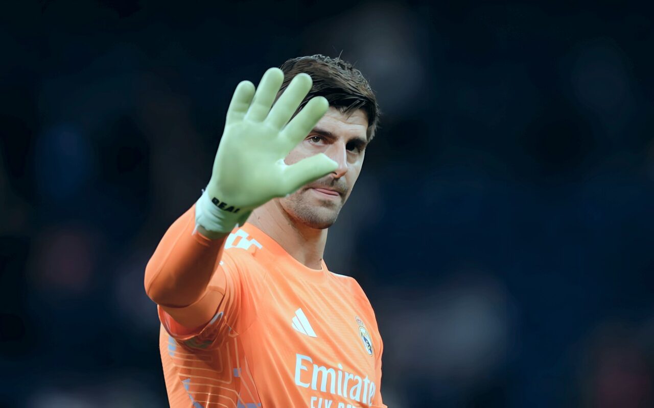 كورتوا: طبيعي أن يُشاد ببرشلونة أكثر من ريال مدريد