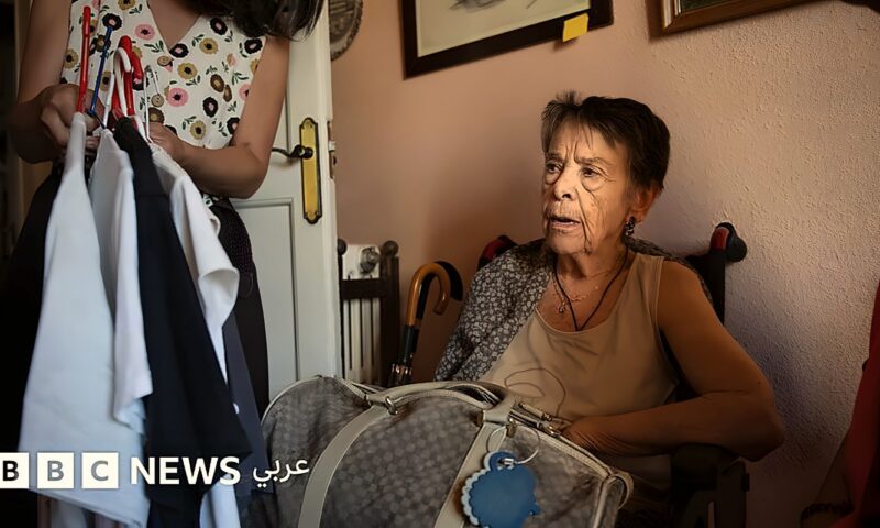وفاة الإسبانية التي أثار قرار إخلائها من منزلها احتجاجات في أنحاء البلاد
