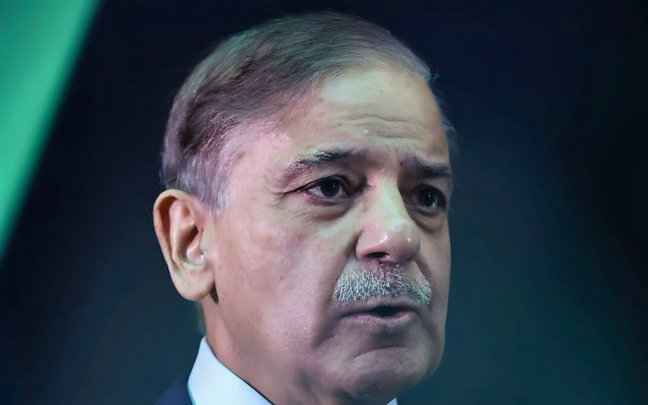 رئيس وزراء باكستان: نقف مع السعودية للدفاع عن أمنها