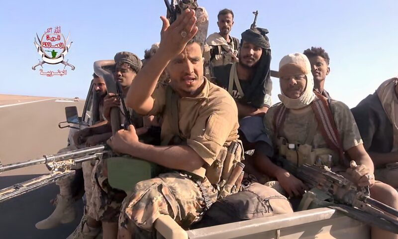القوات المسلحة اليمنية تستهدف مواقع وتحشيدات الحوثيين في مأرب والجوف