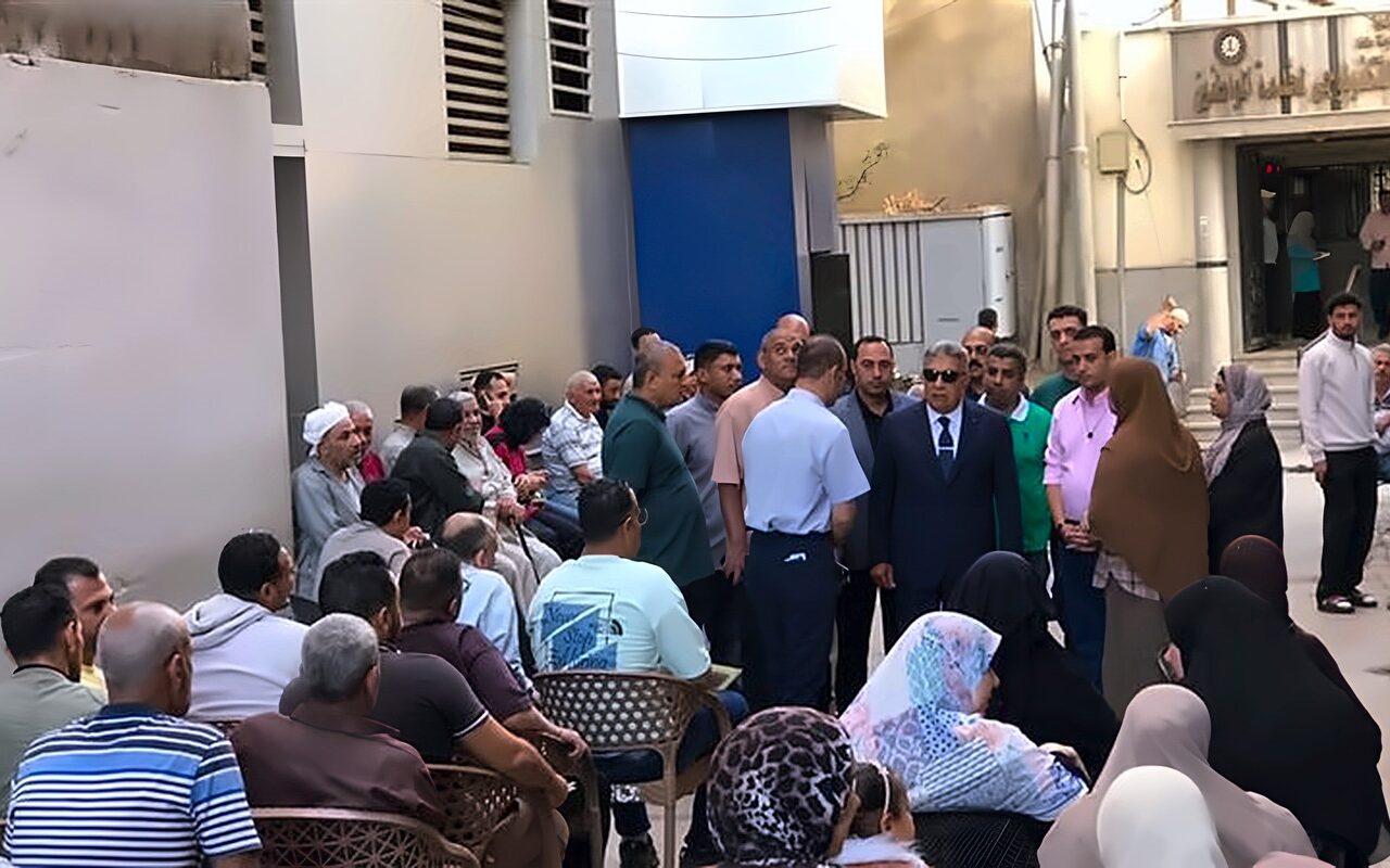 محافظ الدقهلية يتفقد مكتب توثيق الخارجية وعددا من المخابز بطلخا (صور)