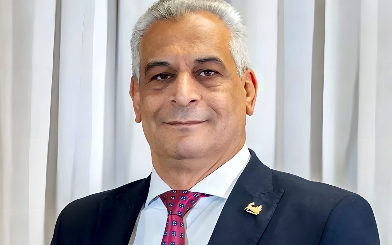 وزير الإنتاج الحربي يتفقد سير العمل بشركة حلوان للآلات والمعدات