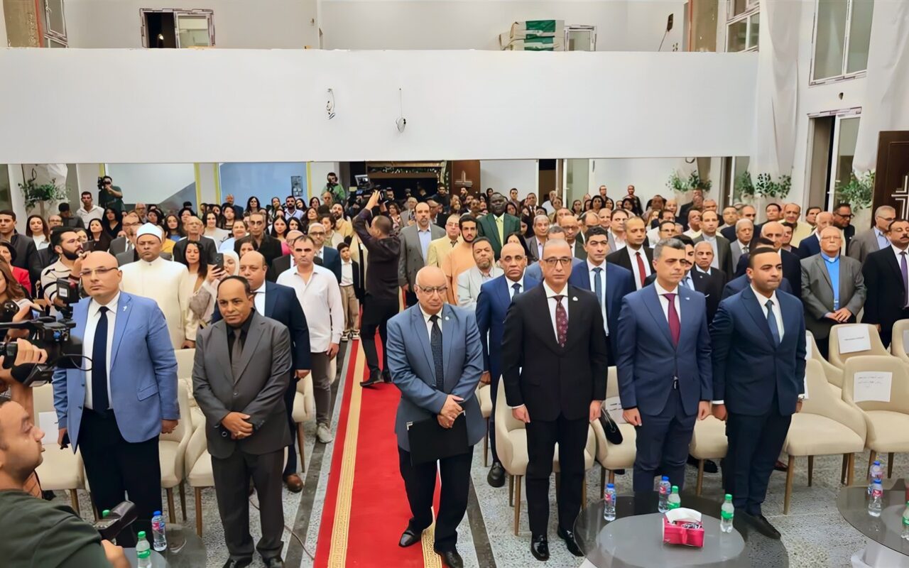 محافظ الجيزة يشهد افتتاح الكنيسة الإنجيلية المشيخية بالشيخ زايد (صور)