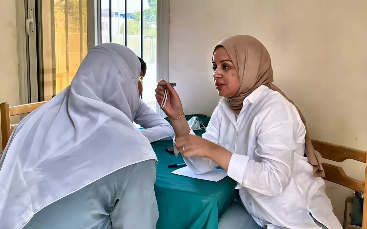 جامعة الأقصر تدشن قافلة طبية شاملة بالرزيقات بحري لـ 330 حالة بالمجان