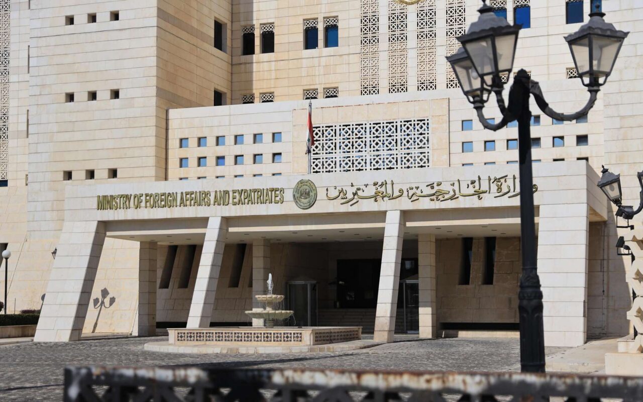 سوريا تعلن وقوفها إلى جانب السعودية في مواجهة هجمات “أنصار الله”