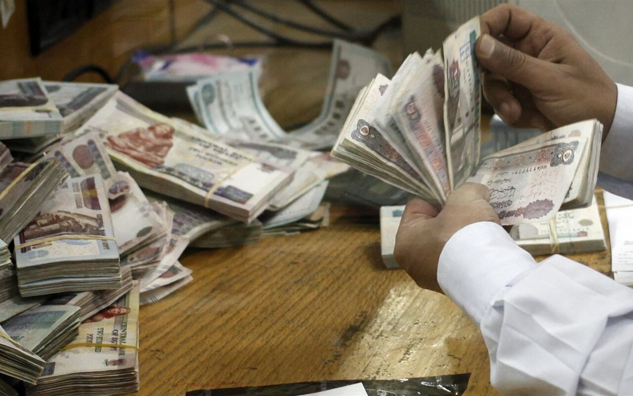مراجعة دورية وعلاوة لا تقل عن 3%.. نظام جديد للمجلس القومي للأجور
