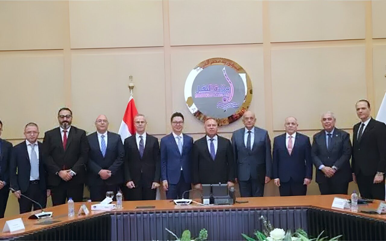 وزير النقل يشهد توقيع مذكرة تفاهم لإنشاء محطة الإسكندرية للصب الجاف غير النظيف بميناء المكس
