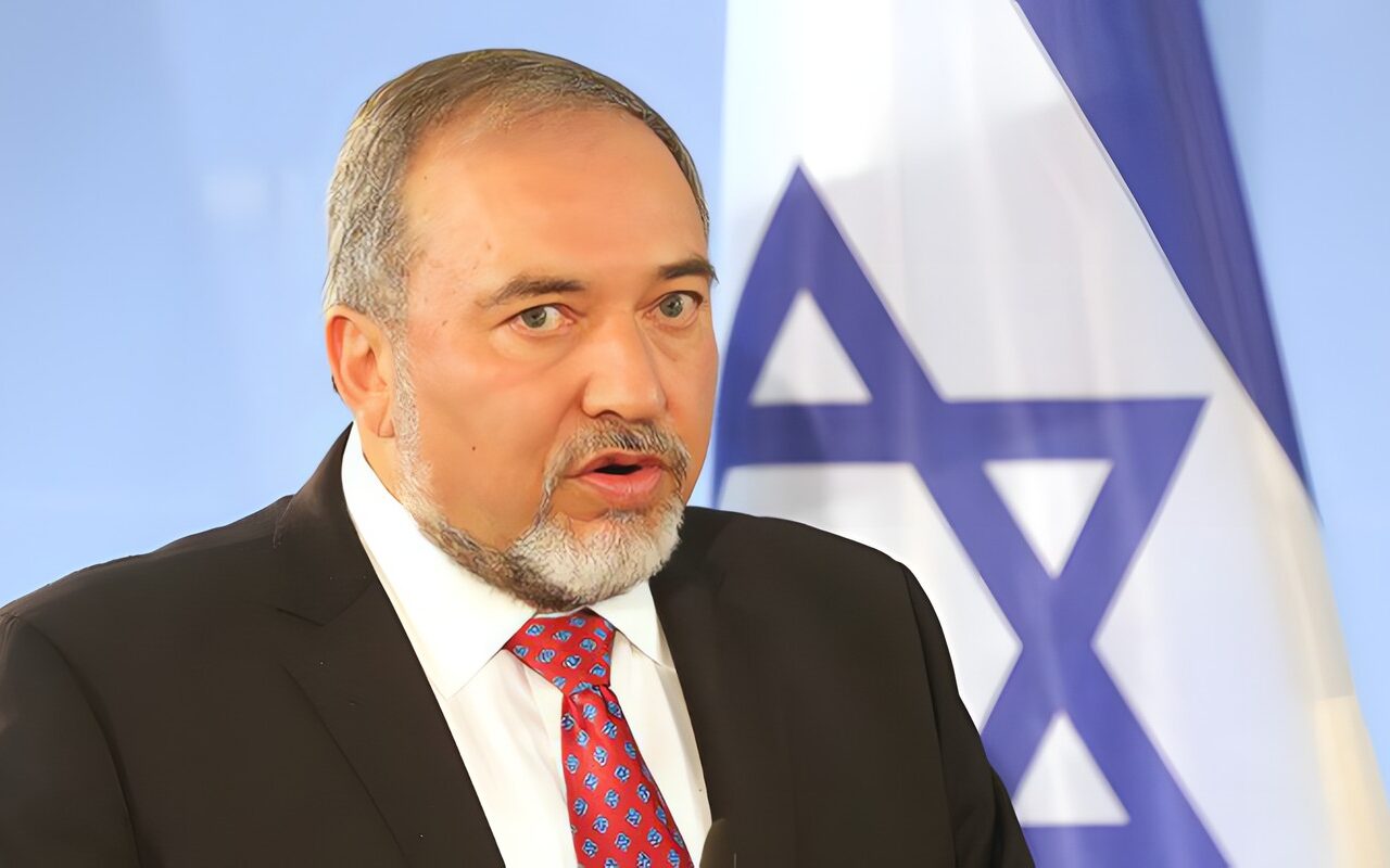 اعتراف أمريكي بالدولة الفلسطينية.. «ليبرمان» يكشف أخطر الملفات التي تواجه إسرائيل بعد الانتخابات