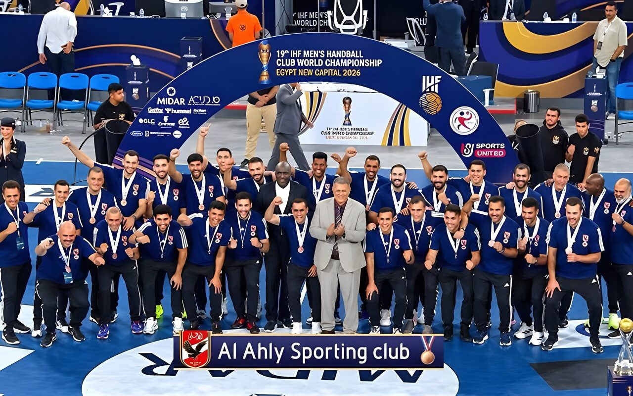 وزير الرياضة يهنئ الأهلي ببرونزية كأس العالم للأندية لكرة اليد