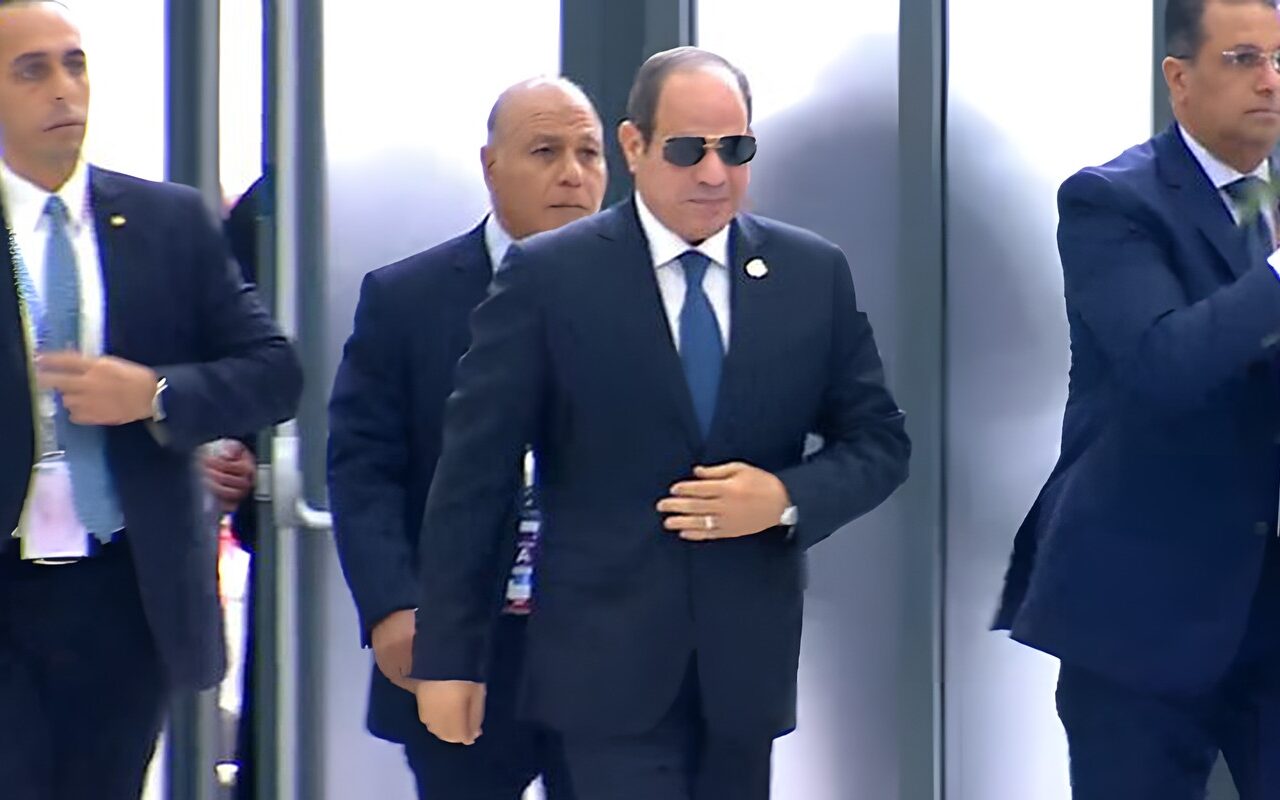 بعد افتتاحه، السيسي يتفقد معرض منتدى “العلمين – أفريقيا” للأعمال