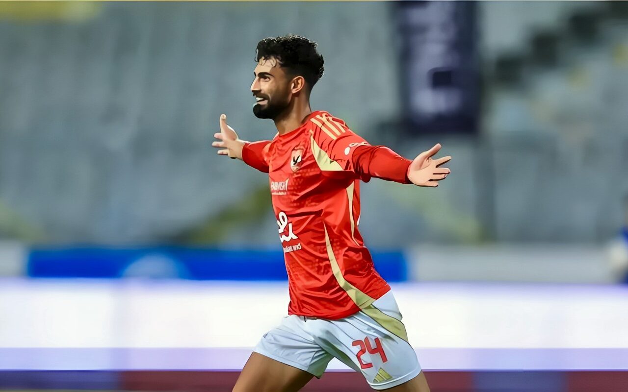 جلسة صلح، عموتة يجتمع مع لاعب الأهلي بعد استبعاده من التدريبات