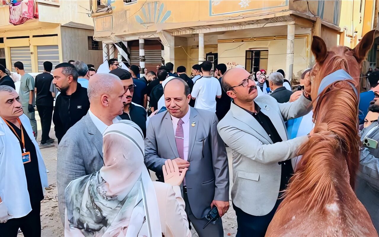 علاج وفحص 1637 حيوانا و850 طائرا خلال قافلة بيطرية مجانية بقرية ترعة غنيم بالدقهلية