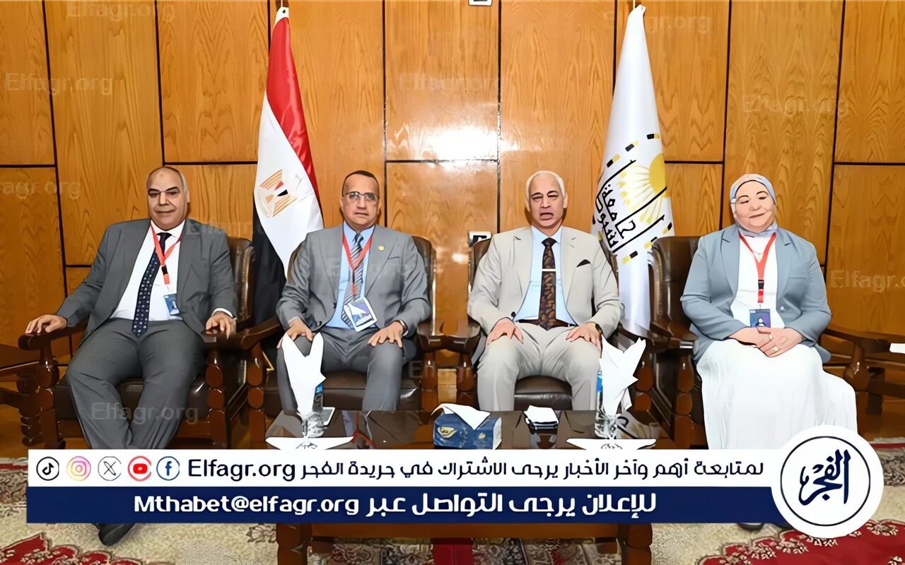 رئيس جامعة أسيوط يشهد انطلاق المؤتمر الطلابي لكلية الطب ضمن مؤتمرها السنوي الـ36