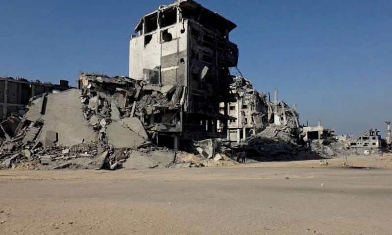 الجيش الإسرائيلي يعلن استهداف مواقع عسكرية ومخازن أسلحة في قطاع غزة