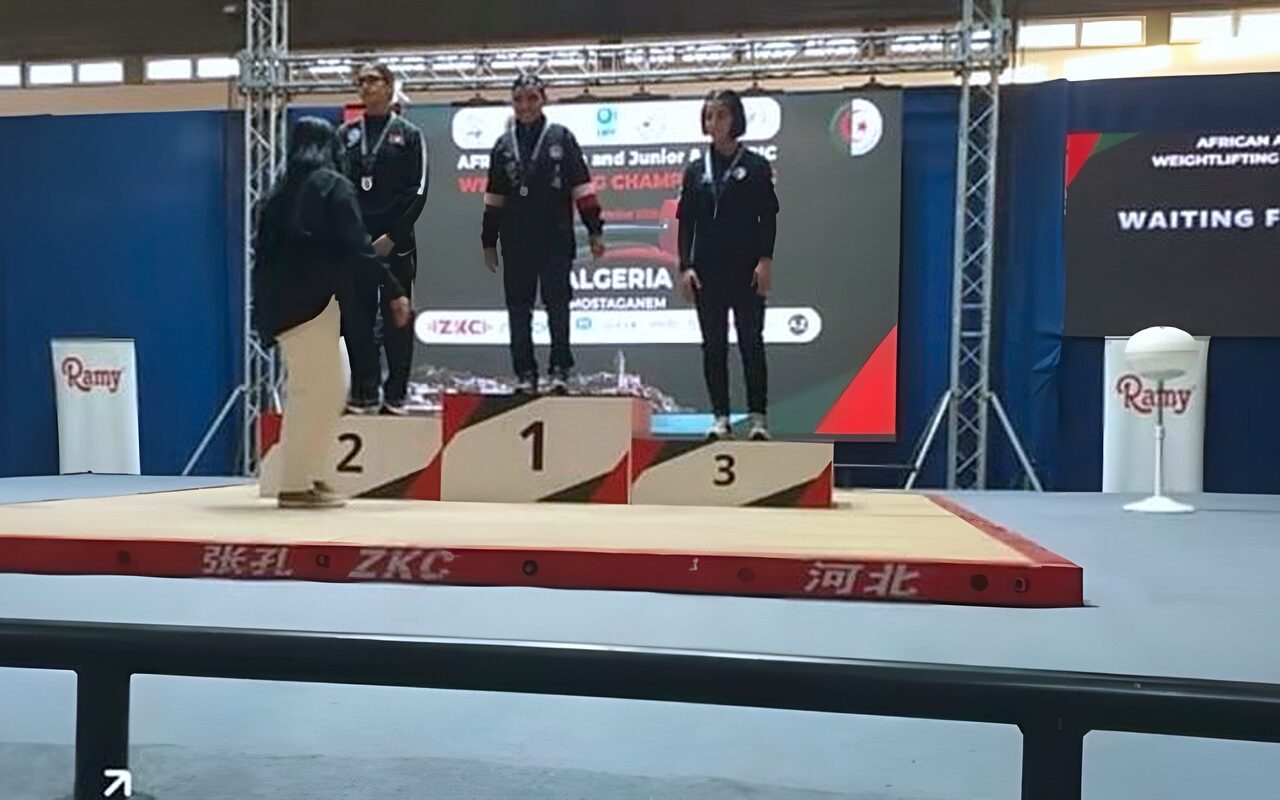 حصدت 6 ميداليات ذهبية في البطولة العربية لرفع الأثقال، محافظ أسيوط يهنئ فاطمة عبد النبي