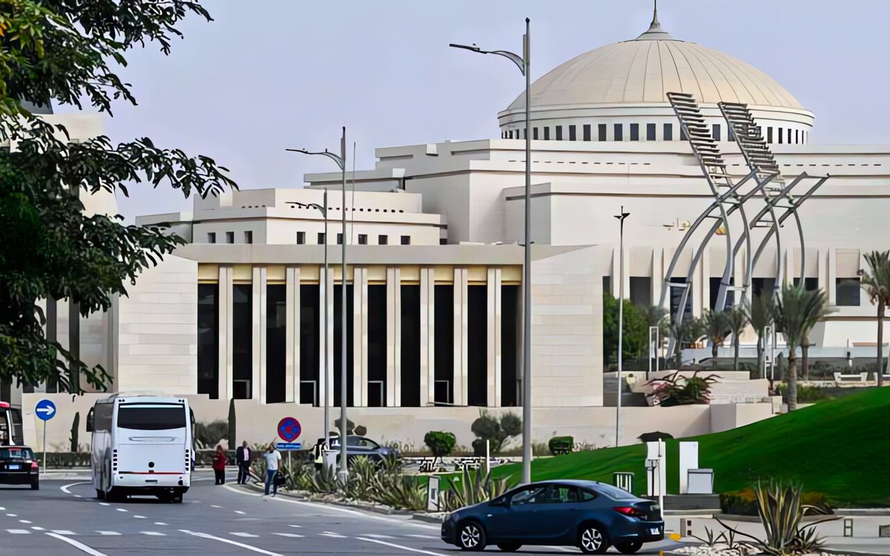 الحوثيون يصفون قرار مصر تقديم دعم دفاعي للسعودية بمثابة “إعلان حرب”