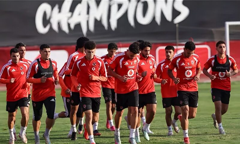الأهلي يواصل تدريباته استعدادًا لمواجهة القناة في الدوري الممتاز