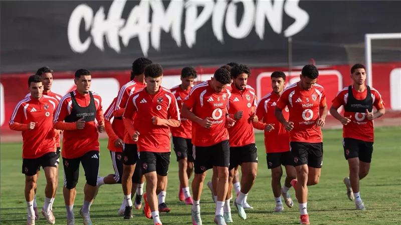 الأهلي يواصل تدريباته استعدادًا لمواجهة القناة في الدوري الممتاز